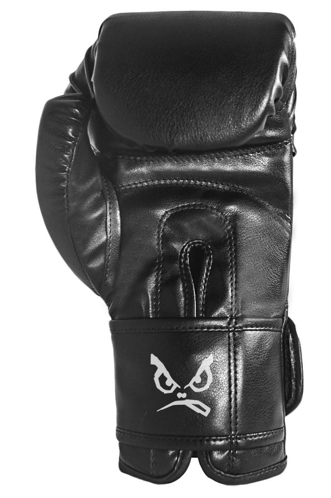 Luva de Muay Thai e Boxe Infantil 06oz Preta Bad Boy