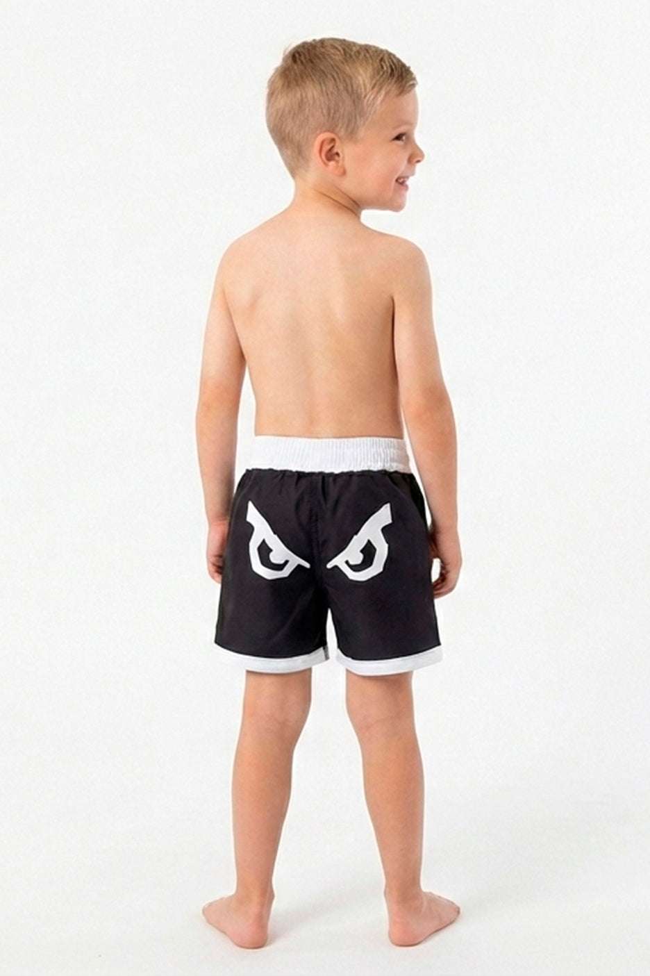 Shorts de Muay Thai Infantil Bad Boy - Preto e Branco