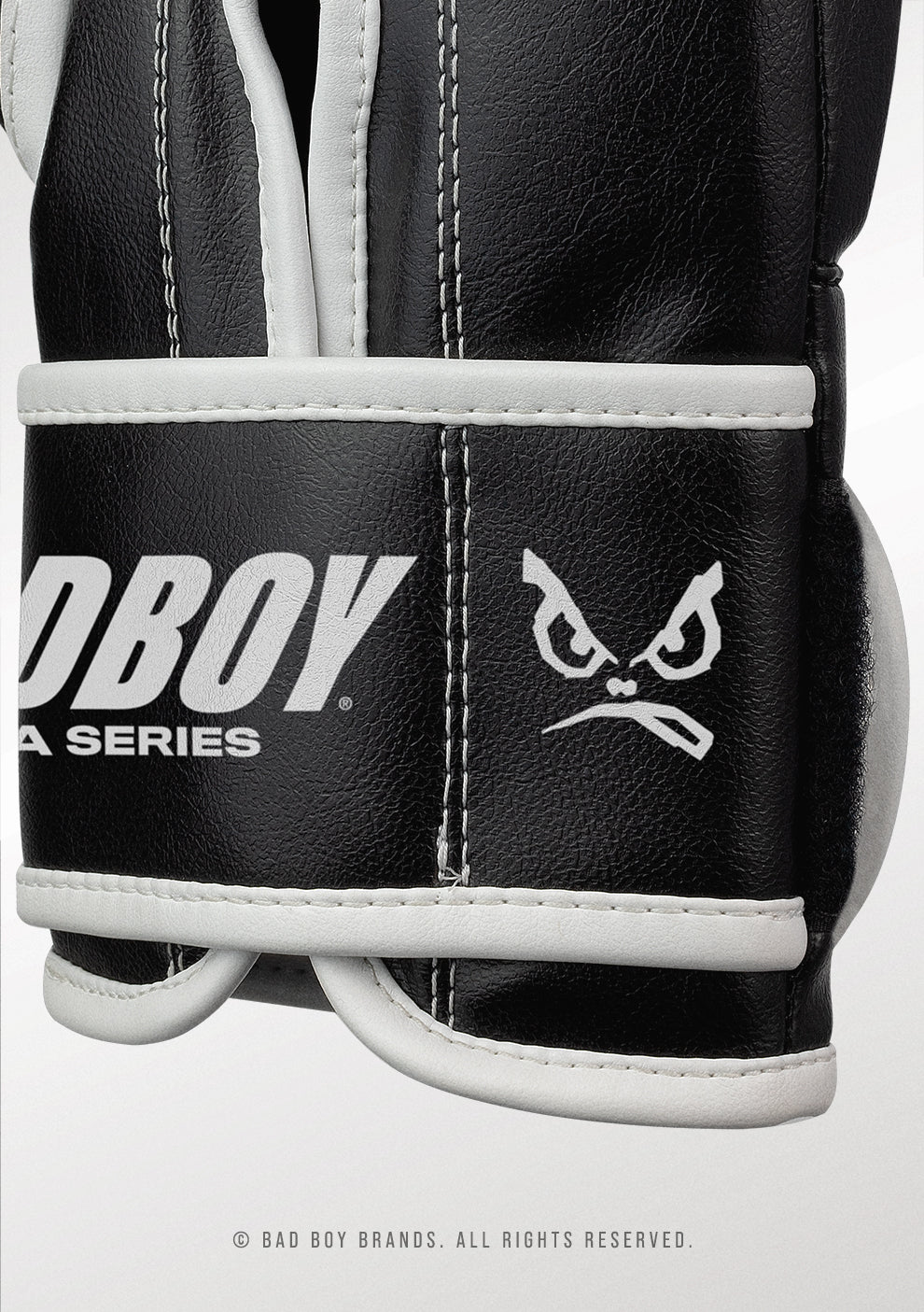 Luva de Muay Thai e Boxe 12Oz Preta Bad Boy