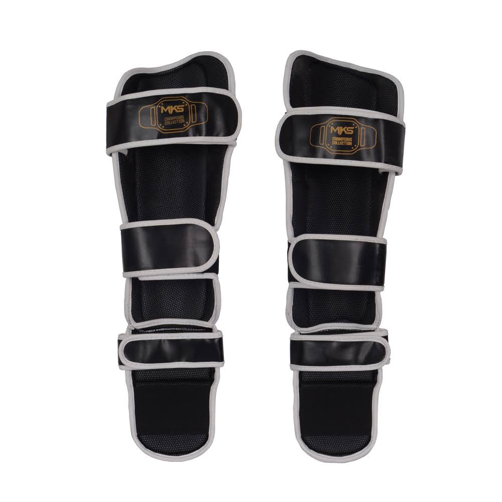 Kit Caneleira e Luva de Muay Thai Preto e Dourado